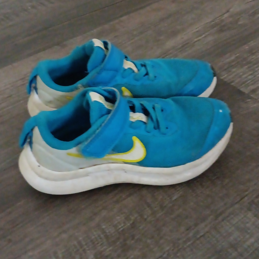 Boys size 11 shoes